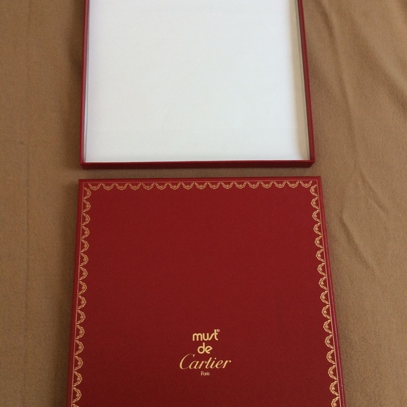 Cartier Jeweled Tiger Silk Scarf 🐅💎 - Picture 4 of 9